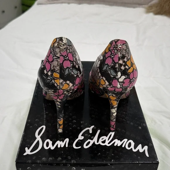 Sam Edelman Hazel Pump Floral Pattern - Picture 6 of 6